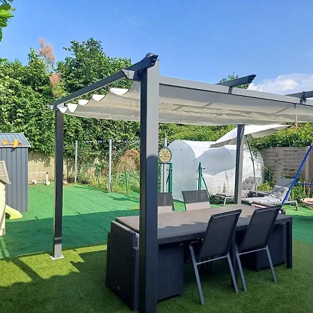 House With Enclosed Garden Without Neighbors And Jacuzzi Vakantiehuis *