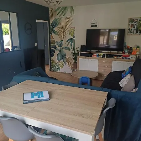 House With Enclosed Garden Without Neighbors And Jacuzzi Dom wakacyjny Saint-Valérien