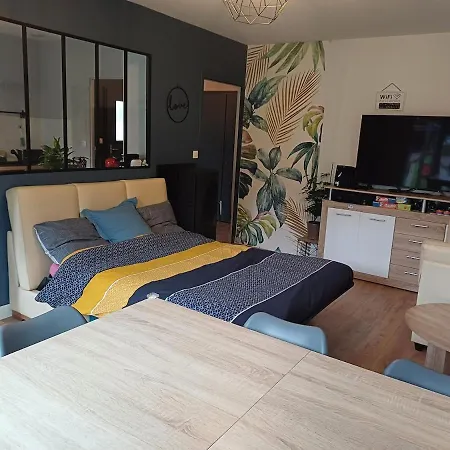 House With Enclosed Garden Without Neighbors And Jacuzzi Vakantiehuis Saint-Valérien